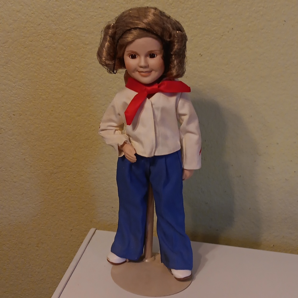 14 inch Porcelain Captain January Shirley Temple Doll By Danbury Mint 1990